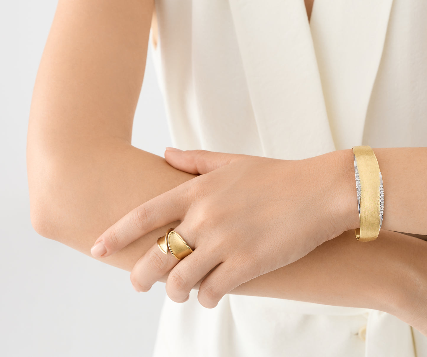 Marco Bicego's 18K Yellow Gold Lunaria Twist Ring