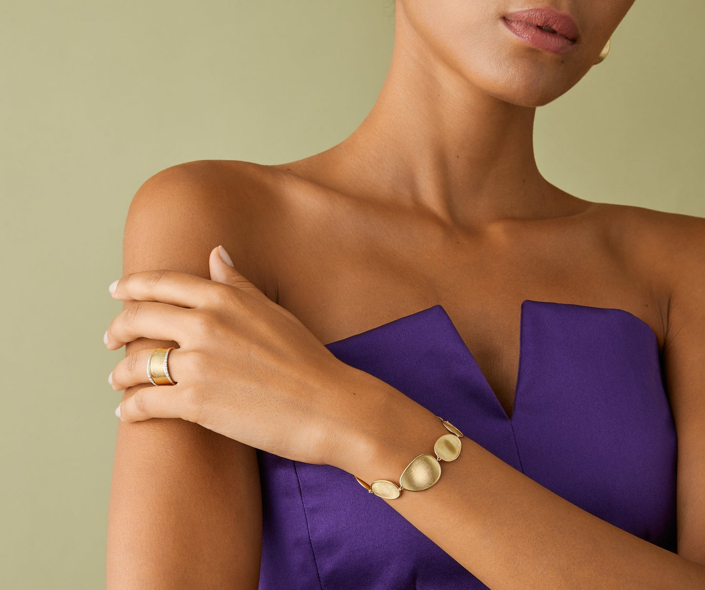 Marco Bicego's 18K Yellow Gold Lunaria Satin Petal Graduated Bracelet