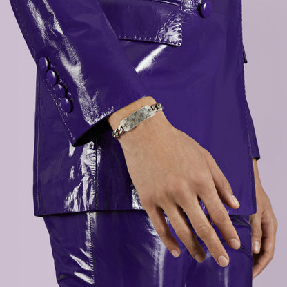 Gucci's Silver GG & Bee Tag Chain Bracelet